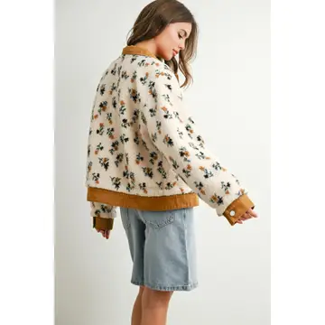 Veste fleuri avec boutons