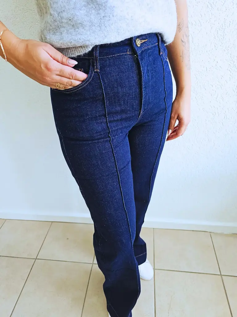 Jean Faustine à large couture sur le devant