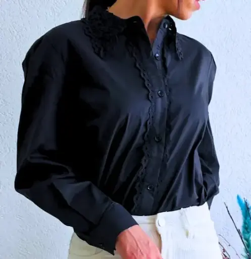 Chemise Victorine en coton col brodé